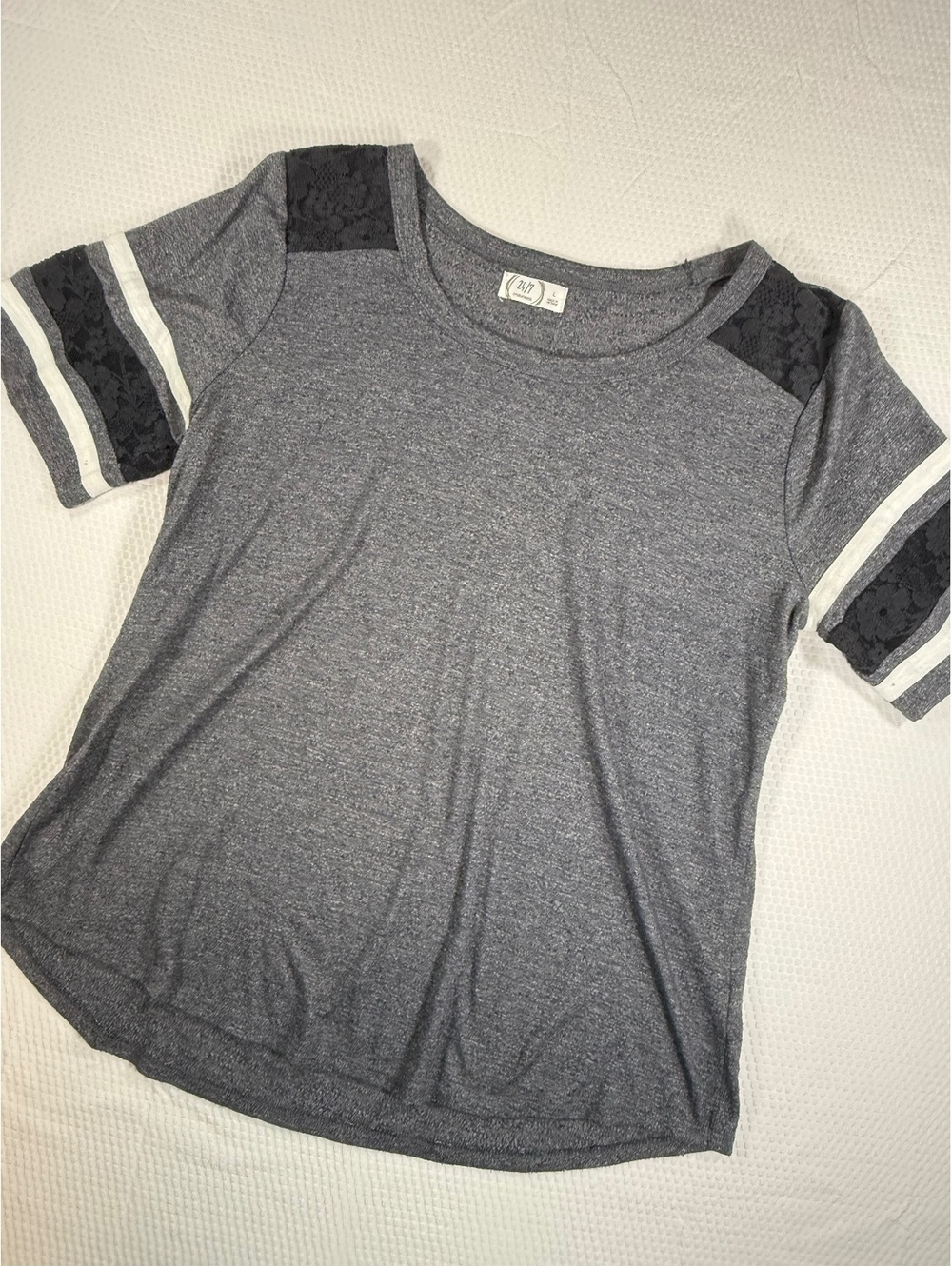 Maurices 24/7 Women Large Gray Lace Varsity Stripe Short Sleeve Tee Casual